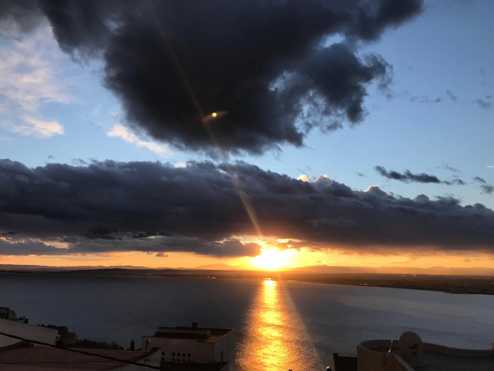 Las Mejores Puestas De Sol روساس المظهر الخارجي الصورة